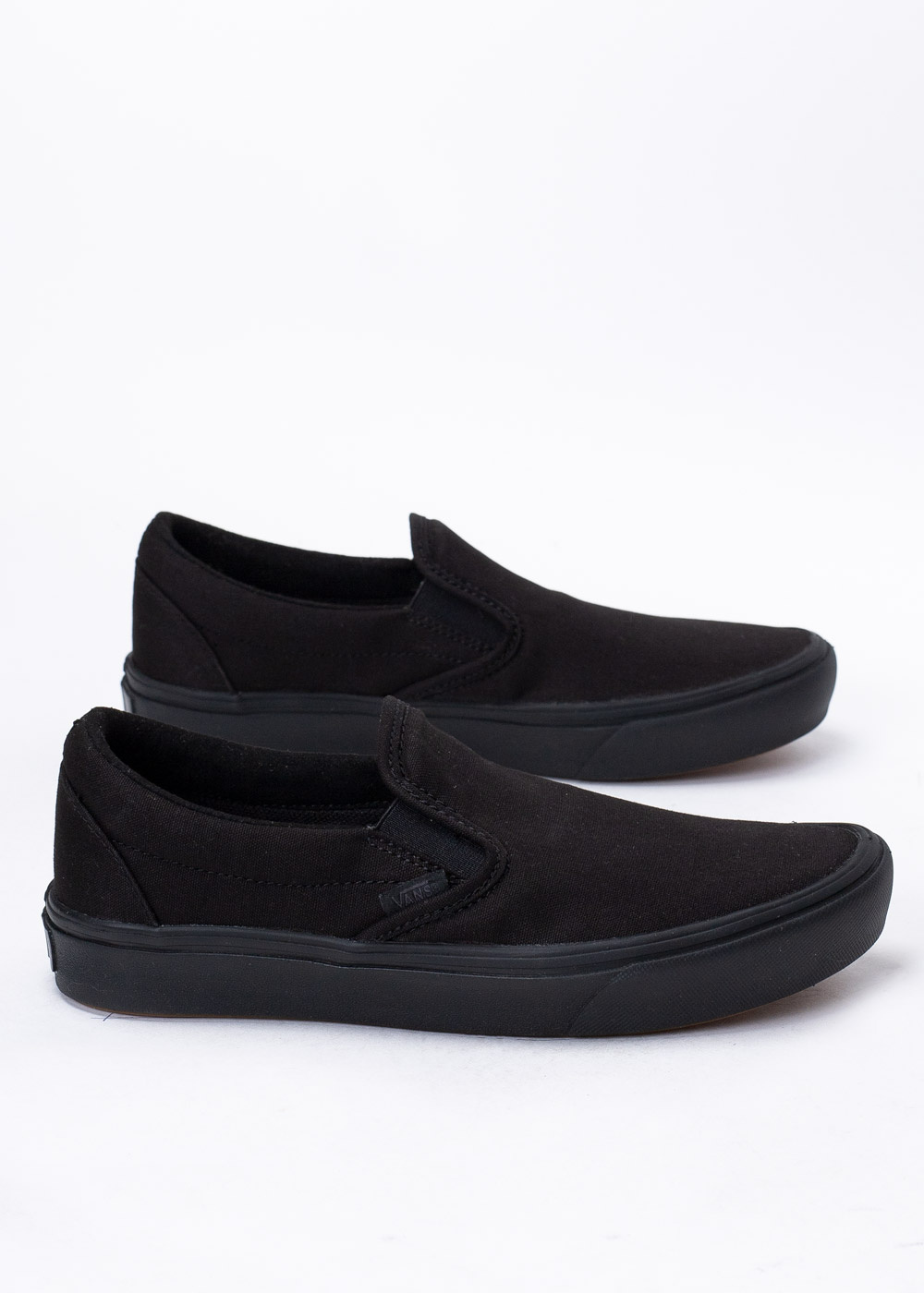 black slip on vans comfycush