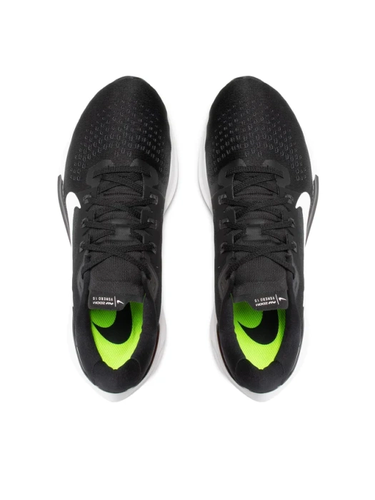 NIKE Air Zoom Vomero 15