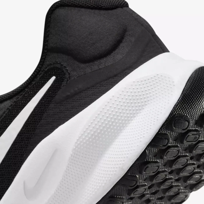 NIKE REVOLUTION 7