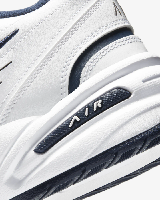 Nike Air Monarch IV 